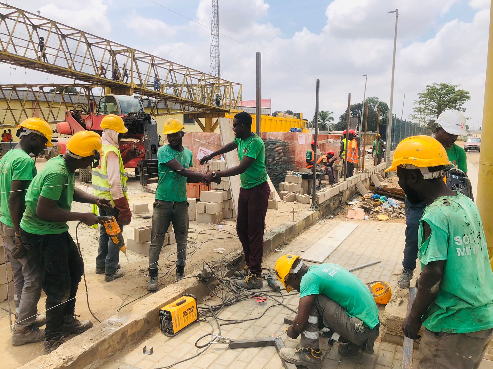Serralharia e portões metálicos em Luanda